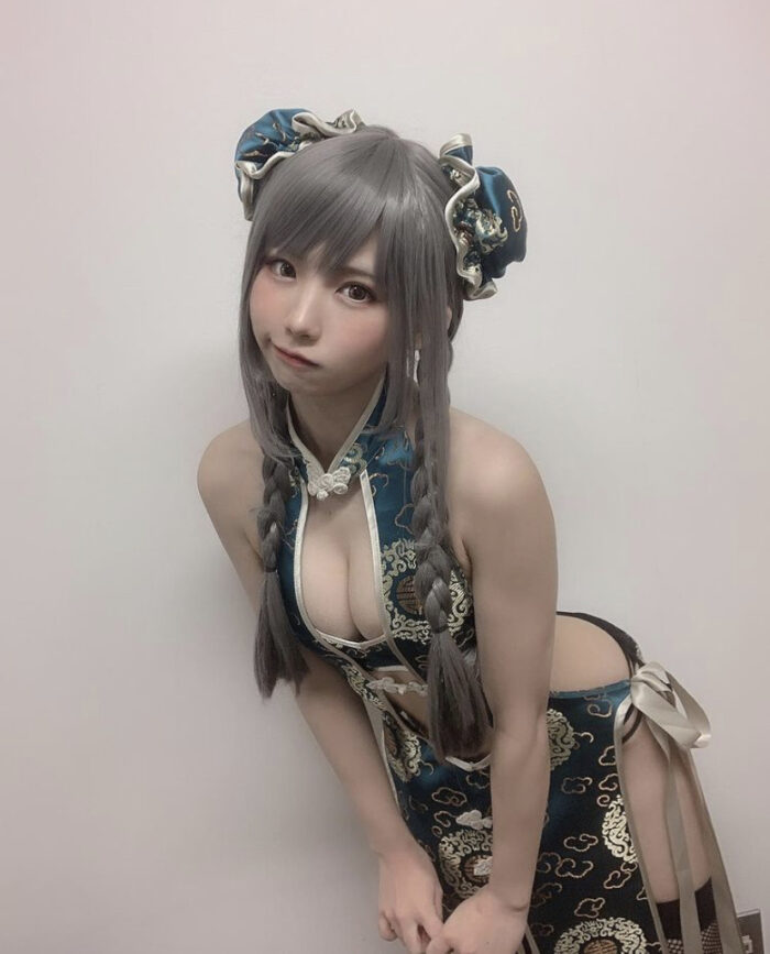 えなこ 胸 豊胸 乳房 グラビア コスプレイヤー コスプレ 整形