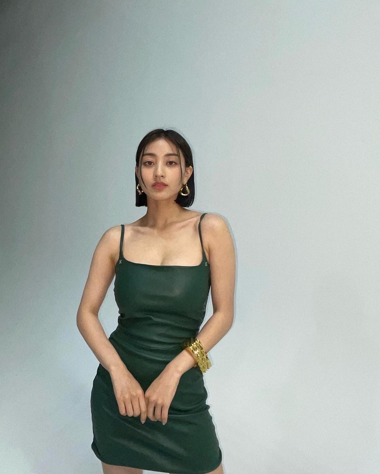 ジヒョ 胸 おっぱい 乳輪 インスタ エロ TWICE