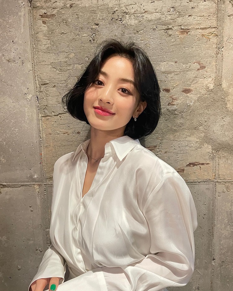 ジヒョ 胸 おっぱい 乳輪 インスタ エロ TWICE