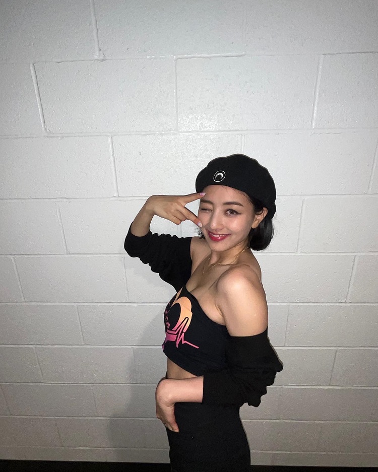 ジヒョ 胸 おっぱい 乳輪 インスタ エロ TWICE