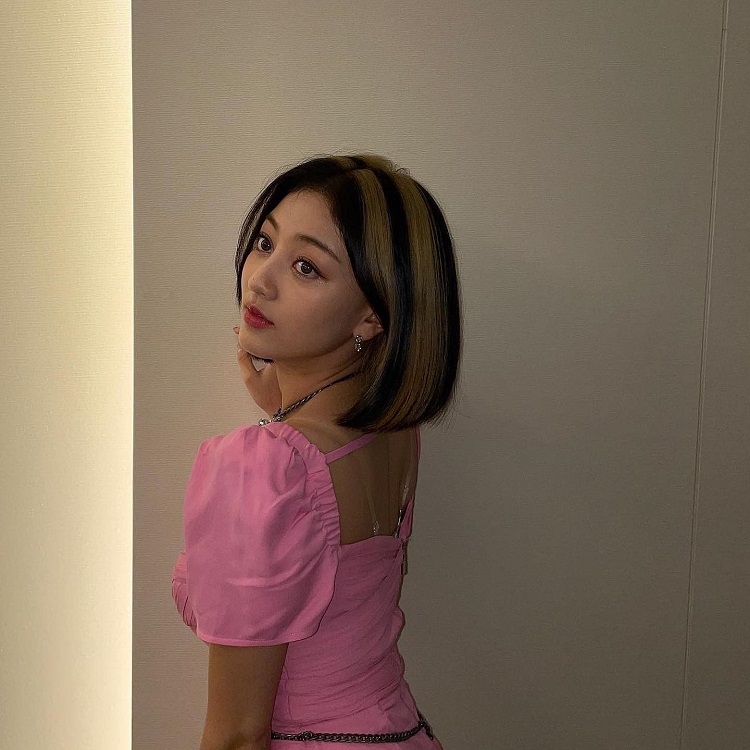 ジヒョ 胸 おっぱい 乳輪 インスタ エロ TWICE