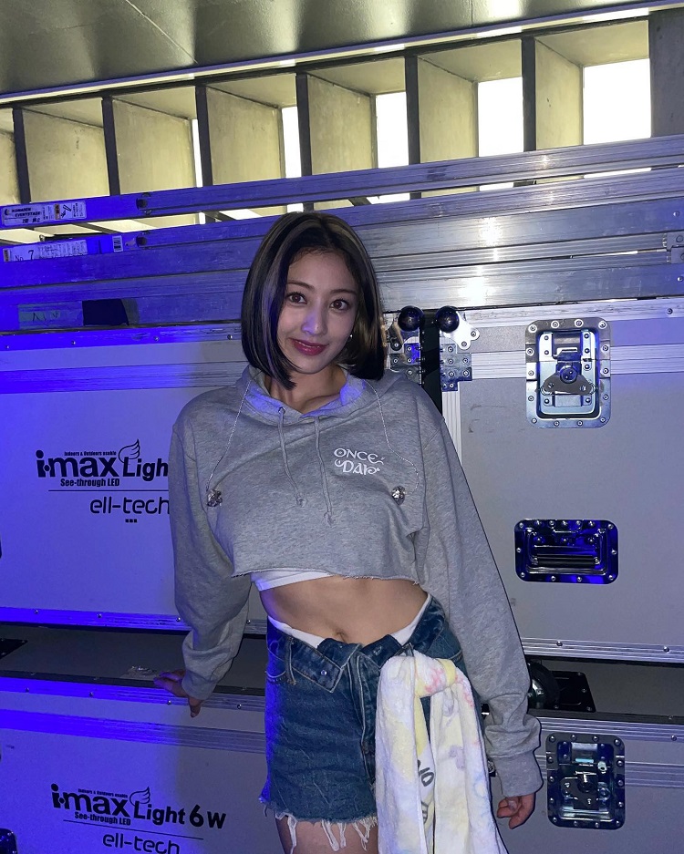 ジヒョ 胸 おっぱい 乳輪 インスタ エロ TWICE
