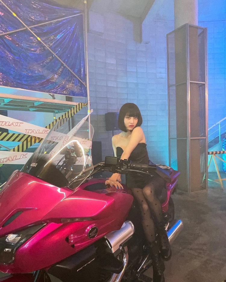 ジヒョ 胸 おっぱい 乳輪 インスタ エロ TWICE