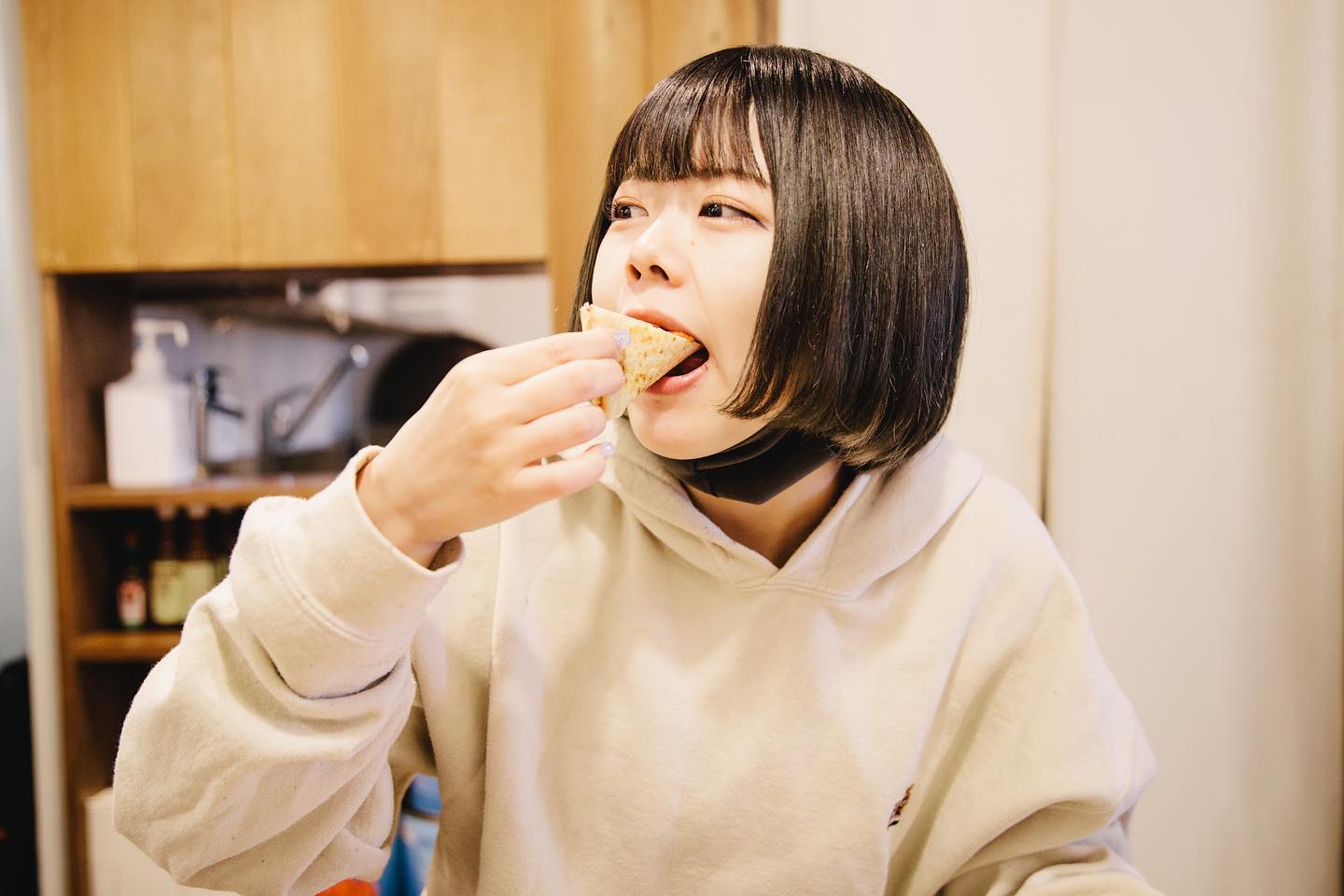 ちなぷぷ 高田ちなつ 胸 巨乳 おっぱい エロ TikToker インスタ 整形 限界酒飲み大学生系