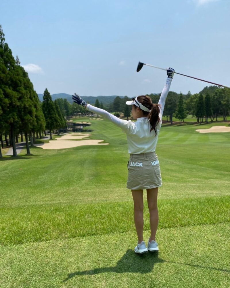 小島瑠璃子のゴルフエロ画像