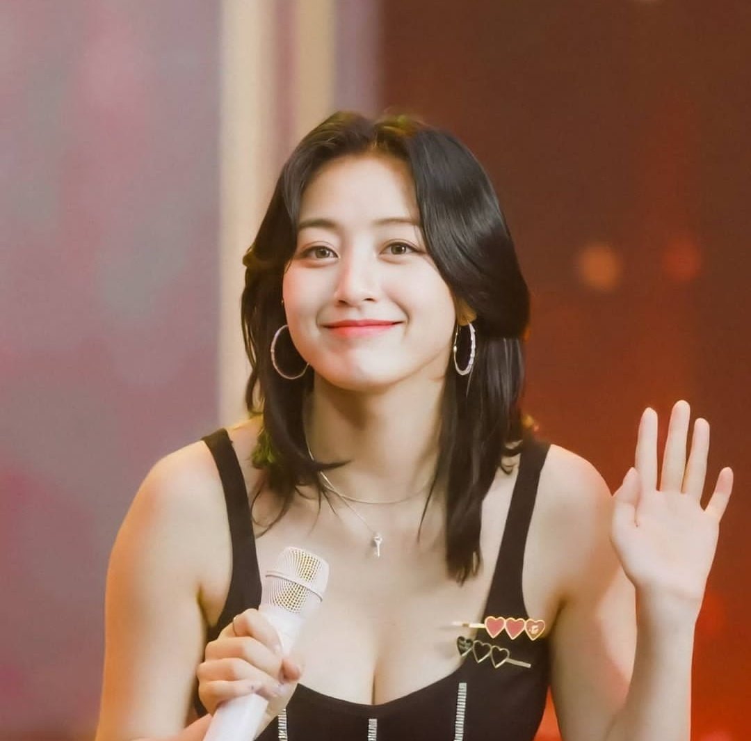 ジヒョ 胸 おっぱい 巨乳 乳輪 インスタ エロ TWICE