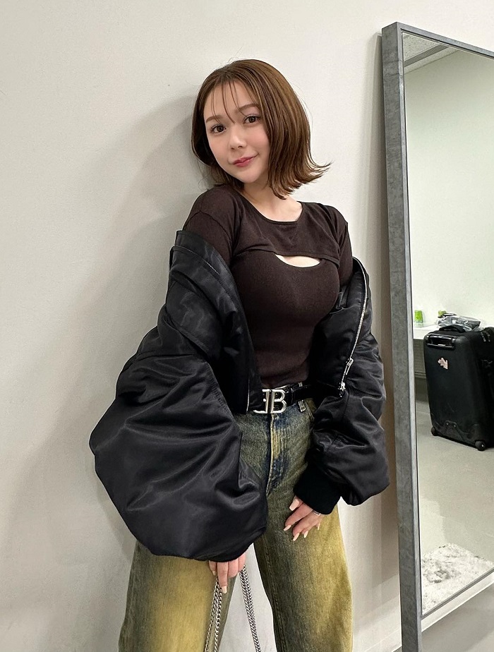 村重杏奈 胸 おっぱい 巨乳 谷間 尻 エロ グラビア 写真集 ノーブラ トップレス ヌード 乳首 水着 ビキニ 下着 ランジェリー インスタ