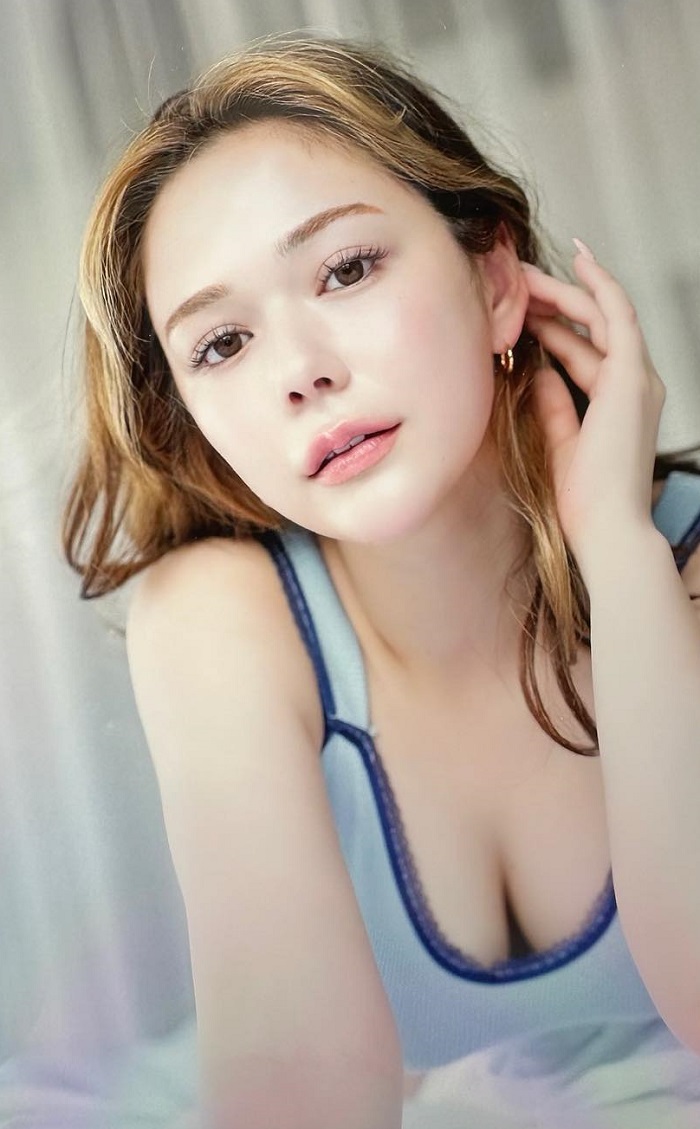 村重杏奈 胸 おっぱい 巨乳 谷間 尻 エロ グラビア 写真集 ノーブラ トップレス ヌード 乳首 水着 ビキニ 下着 ランジェリー インスタ