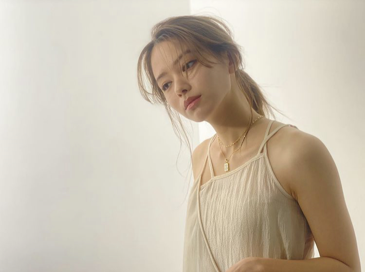 山本舞香 胸 おっぱい グラビア エロ