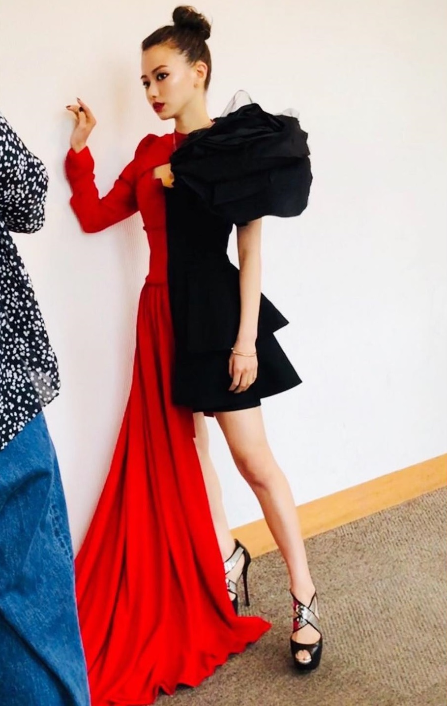 山本舞香 胸 おっぱい グラビア エロ