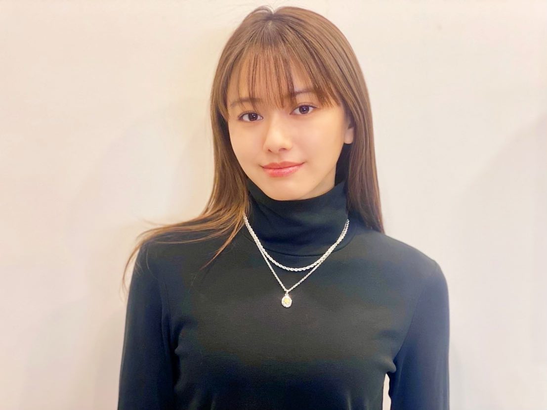 山本舞香 胸 おっぱい グラビア エロ