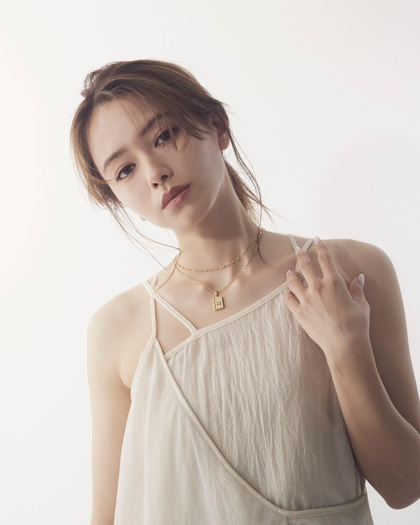 山本舞香 胸 おっぱい グラビア エロ