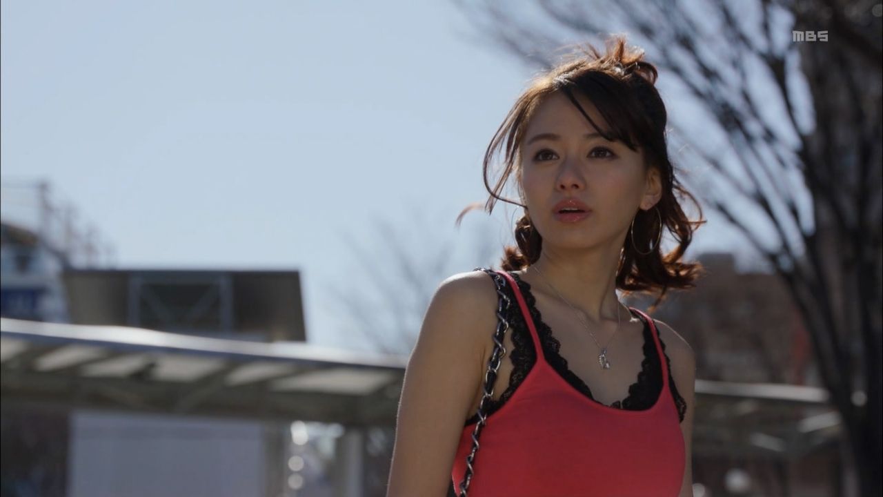 山本舞香 胸 おっぱい グラビア エロ