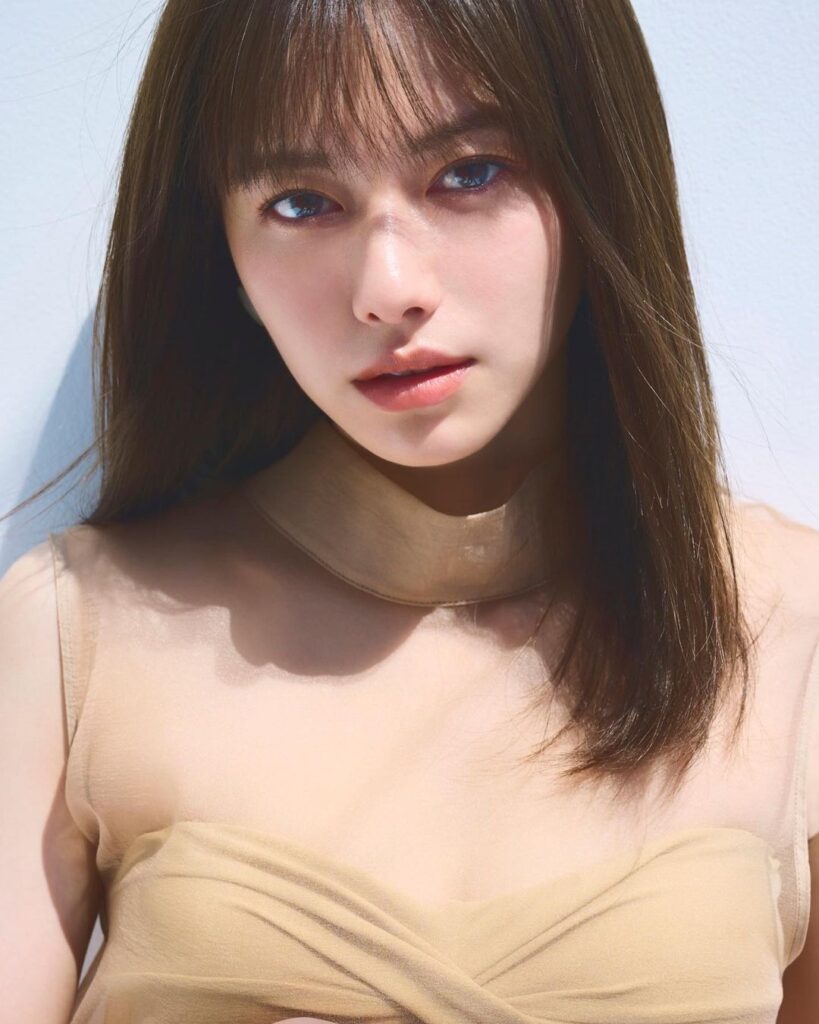 山本舞香 胸 おっぱい グラビア エロ