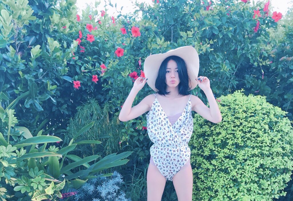 山本舞香 胸 おっぱい グラビア エロ