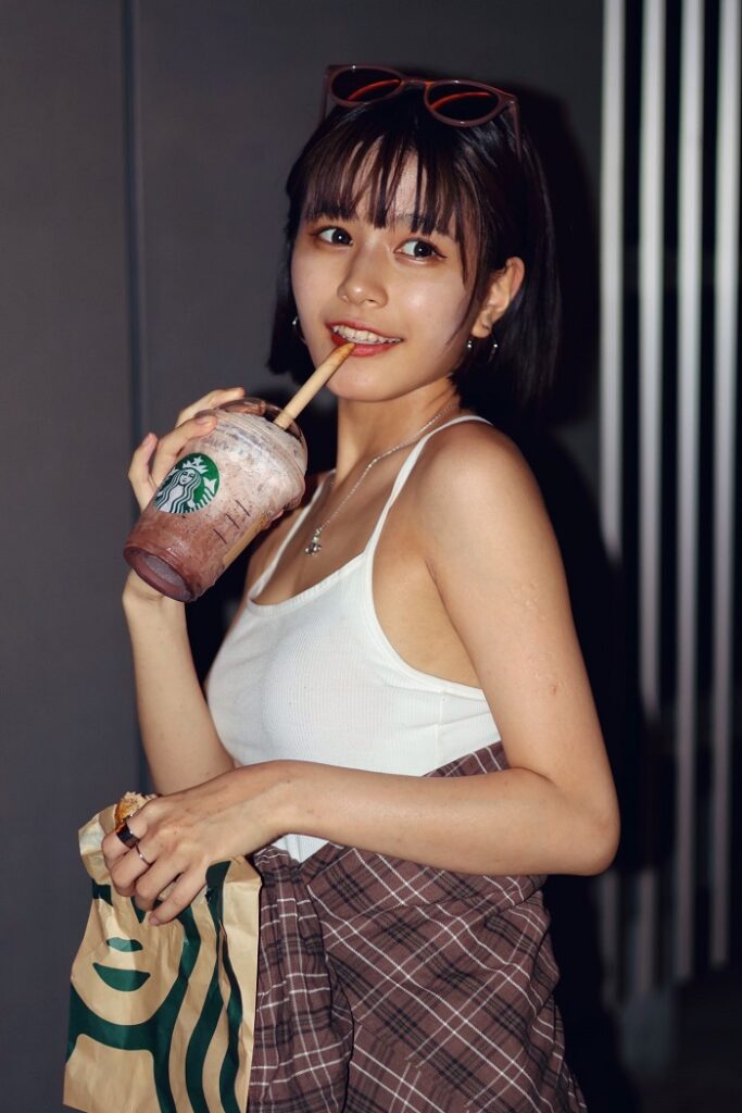 【画像81枚】夏芽すず、巨乳おっぱいの胸がエロいtiktokで話題のインフルエンサーグラビアアイドル じわ速 芸能ニュースまとめ