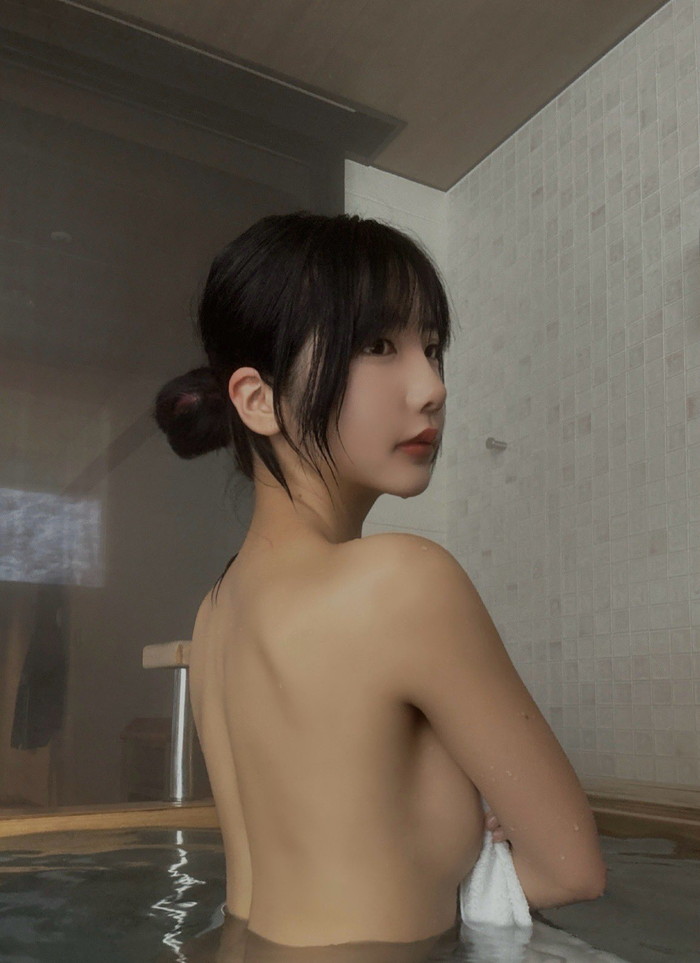 yunocy ゆのしー 水沢柚乃 ヌード 全裸ヌード セミヌード 入浴ヌード 手ブラヌード トップレスヌード ノーブラヌード 胸 おっぱい 巨乳 Fカップ グラビア エロ 写真集 コスプレ ストリーマー 動画配信 ゲーム配信 グラビアアイドル タレント YouTuber 美尻 ケツ エロ かわいい ビキニ 水着 ランジェリー 下着 着衣おっぱい 着衣巨乳 オフショット キャプチャ 自撮り