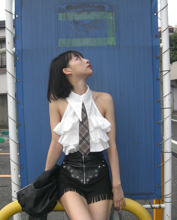 華村あすか 胸 おっぱい 巨乳 グラビア 写真集 エロ インスタ 仮面ライダー