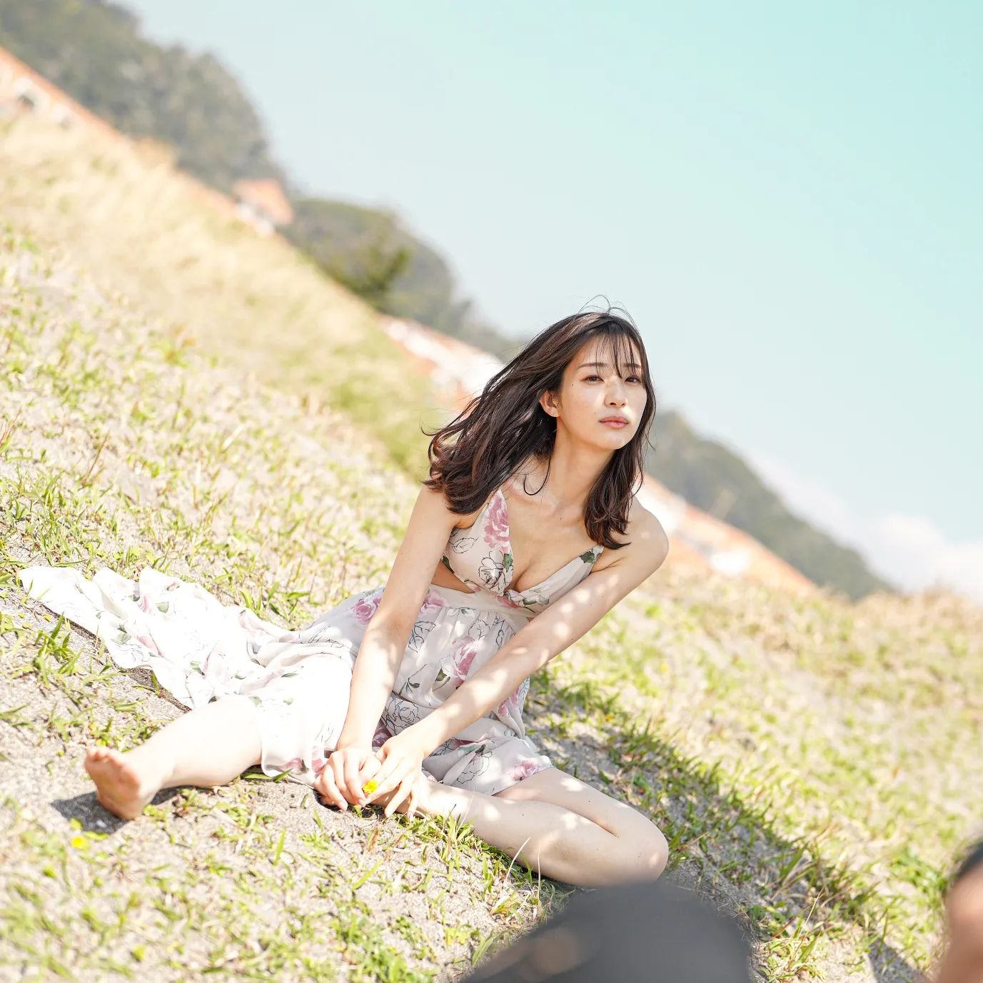 足立梨花 尻 ケツ 胸 おっぱい グラビア エロ インスタ