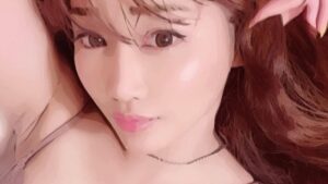 【画像62枚】あべみほ、おっぱいポロリ！お胸丸出しヌードがエロいCカップグラビアアイドル動画