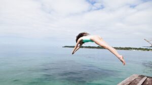 【画像】こういうムチムチな身体の水着女子ってええよなｗｗｗ