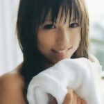 【画像140枚】若槻千夏の全裸ヌード、美乳おっぱいの胸がエロ可愛い最新水着グラビア写真集