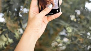 【画像】JKさん、「お○ぱい見せて」と言われ自撮りをアップしてしまうｗｗ