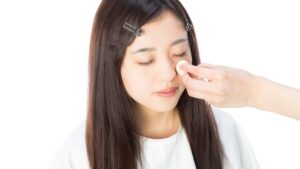 【画像】美女タレント、化粧とるとちょっと残念な感じのすっぴんになるｗｗｗ