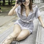【画像】服をたくし上げカメラにおっぱい見せつける爆乳女ｗｗｗ