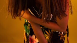 【画像】Ｘのおっぱいチラ見せ女がエロ過ぎるｗｗｗ