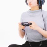 【画像】最近の女の子、ゲームするときはほぼ裸ｗｗｗｗ
