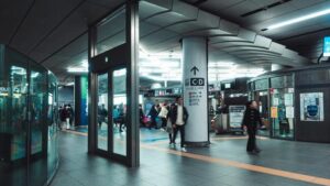 【画像】女さん、駅構内で発情した結果ｗｗｗｗｗｗ