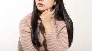 【画像】おっぱいの形まるわかりの服着てる女、最近多すぎないか？ｗｗｗｗ
