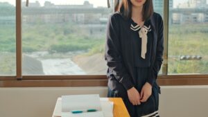 【画像】むっちりボディの巨乳JK、お着替えしてる所を撮られてしまうｗｗｗ