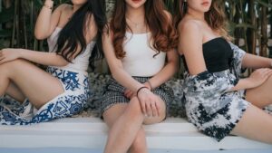 【画像】女子大生、おパンツ丸見えｗｗｗｗ