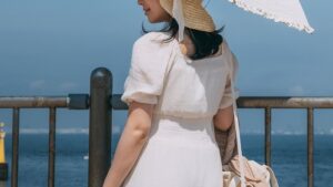 【画像】スカートのゴム切れちゃった人妻さん、パンティ丸見えｗｗｗｗｗｗｗｗｗｗｗｗ