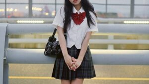 【画像】最近のJKのスカートが短すぎてパンティ見えてしまうｗｗｗｗｗｗｗｗｗｗｗｗ