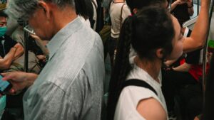 【動画】女子が痴漢される瞬間、激写されるwwwwwwwwwwwwwwwwwwwwwwwwwwwww