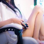 【画像】ドスケベ巨乳女さん、短パン大開脚お股エロすぎwwwww