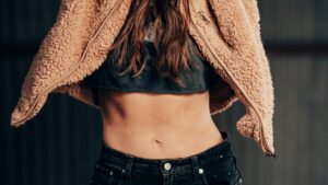 【画像】おっぱいデカ女の子、服のサイズを間違えるｗｗｗｗｗ