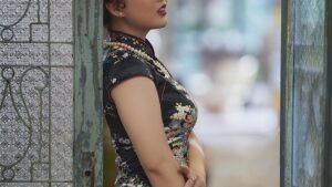 【画像】グラドルさん、卑猥すぎるチャイナ服を着てしまうｗｗｗｗ