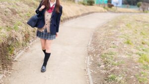 【画像】平成JK、ミニスカすぎるｗｗｗ