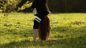 【動画】JK「倒立に挑戦してみた！」ｗｗｗｗ