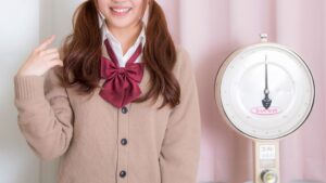 【画像】川口春奈似JK保健室で着替えている所を盗撮されてしまうｗｗ