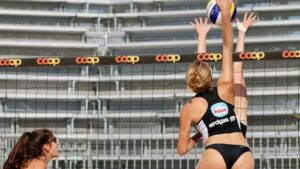 【画像】女子バレー選手、ケツがデカすぎ警報ｗｗｗ