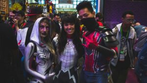 【画像】女性コスプレイヤーさん、ガチでお○ぱいデカすぎる