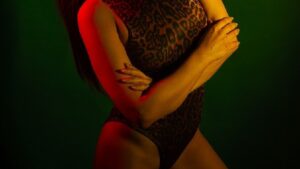 【画像】パイパンの鼠経部ｗｗｗ