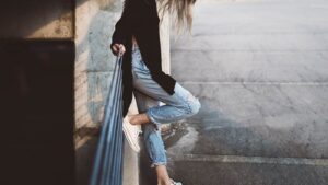 【画像】ばばあ（24）「この下半身デブ？」