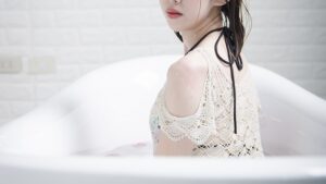 【画像】国民的アイドルさん、ケツ丸出しｗｗｗ