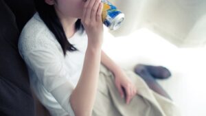 【画像】ベロベロに酔った俺の姉ちゃんエロすぎワロタピーポーｗ